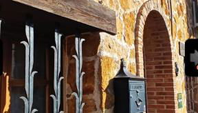 GREDOS RURALRUT cerca del CASTAÑAR de El Tiemblo, Reserva Natural VALLE DE IRUELAS, alojamiento acogedor con cabina hidromasaje, chimenea eléctrica, calefacción, wifi, cocina - Photo 3