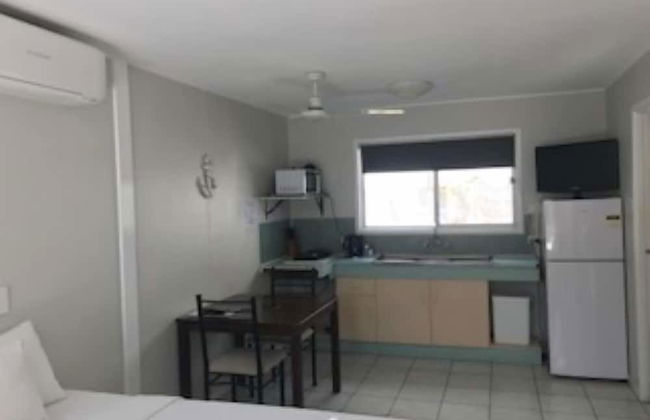 Bush Village Holiday Cabins - Photo 22