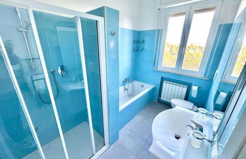 Villa Renata, bellissima villa con terrazzo vista mare e spiaggia inclusa - Foto 25