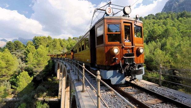 Tour de Mallorca, la vuelta a la isla, desde la zona sur - Foto 3, Atravesando la sierra de Tramontana en el tren de Sóller