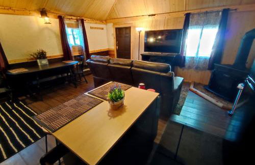 Wolf's Cabin-Walk to Downtown Noblesville - Foto 7