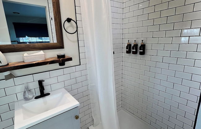 Dollhouse Downtown - Photo 39