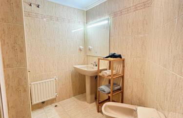 El pisín de Goya: piso luminoso con garaje a pie del centro de Oviedo. - Foto 9