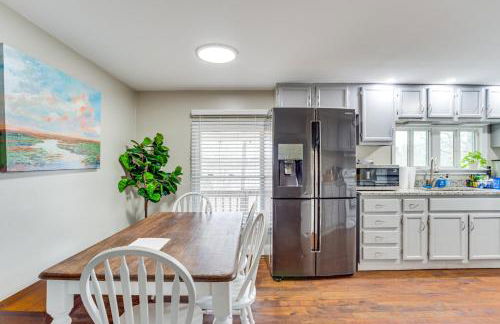 Lakefront Getaway with Porch in Athens Area! - Foto 8