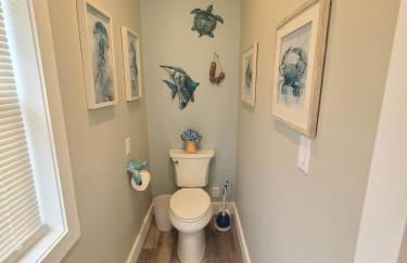 Stunning Lake Home w arcade and huge deck - Foto 20