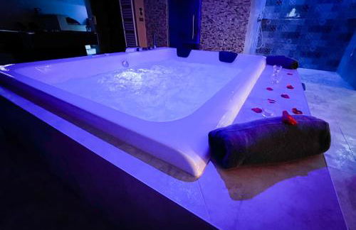 LE LOFT A BULLES (85m2 Jacuzzi Hammam Billiard Bar Douche Sauna) - Foto 27