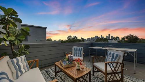 Downtown Oasis Rooftop with Skyline View - Foto 3