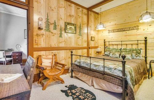 Creekfront Yellville Manor with Parlors and Fire Pit! - Foto 18