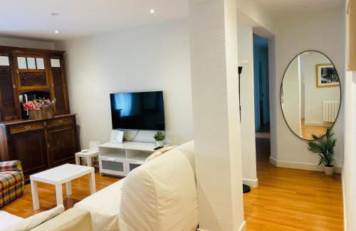 Cálido y acogedor en el centro de Burgos con Parking privado - Foto 9