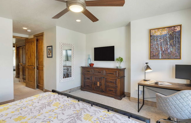 Blue Skies Lakeside Family-friendly Getaway w/ Hot Tub & BBQ - Foto 13