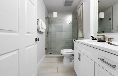 Family-Friendly 3-Bedroom Condo for 6 and 5 min to Disney - Photo 5