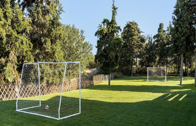 Luxury Villa Near Sea and City, Ping Pong, Childrens Area and BBQ - Foto 16