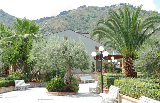 Beautiful Apartment for 5 People in Residence - Photo 30