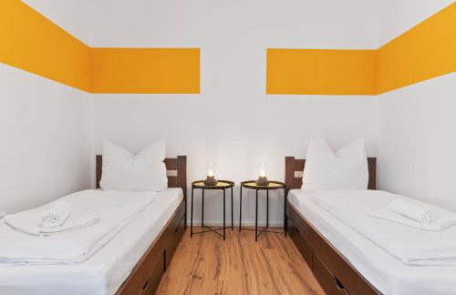 Golden Home with Barbecue, Yoga, Football Table - Photo 20