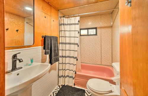 Hot Tub and Deck Waterfront Escape in Payson! - Foto 7