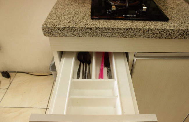 Homey Studio Room at Tamansari Panoramic Apartment - Foto 12