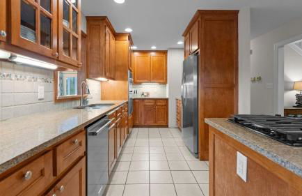 Sleeps 22, Lakefront w/ Private Dock & Pool, 2 Houses Lake Living by Avantstay - Foto 88