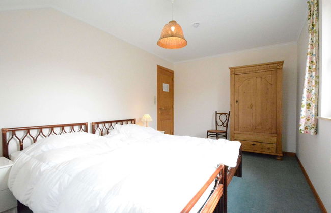 Spacious Villa Near Lesse - Photo 3