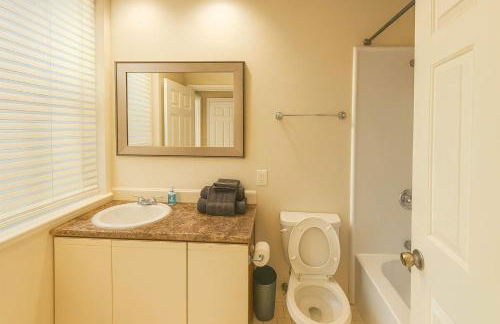 Soulard 2BR Balcony Free Parking Walk to Dining - Foto 19