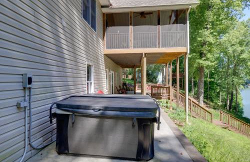 Smith Mountain Lake Home with Private Hot Tub and Dock - Foto 29