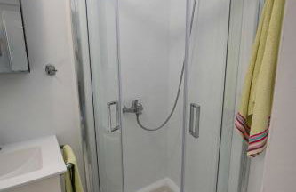 Poros Chic Seaside Neo-Classical Apartment with Terrace - Foto 21