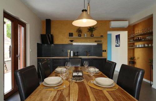 Apartment Serenity with Private Pool Near the Beach - Photo 10