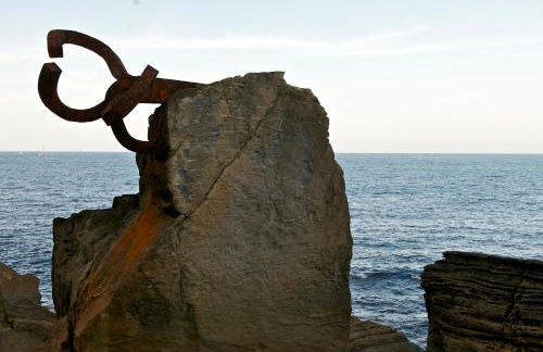 Caserio Arrigorri excelente ubicación jardín con BBQ perfecto para grupos - Foto 67