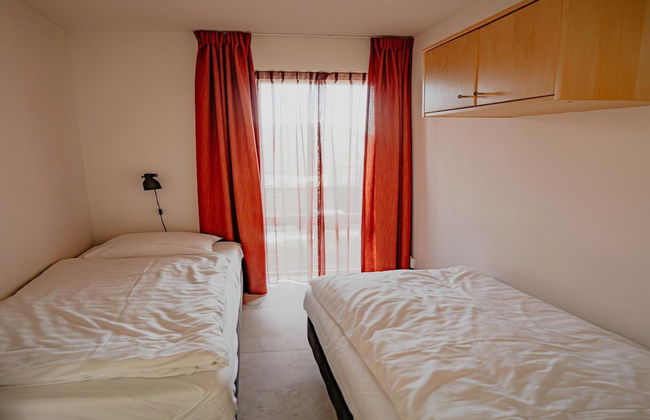 Apartment by the Beach With Sea Views - Photo 17