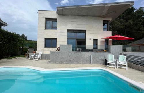 Vila Branca , Agradable casa independiente con piscina - Foto 1