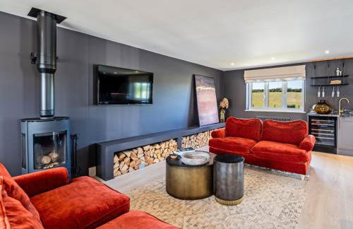 Farmyard House - Photo 2