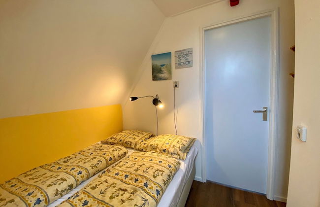 Apartment in Bergen aan Zee Near the Beach - Photo 2