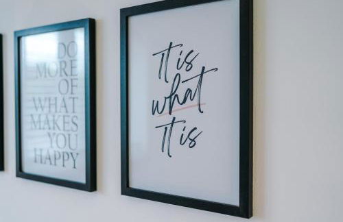 4BR Home for 8, Full Kitchen, Parking, WiFi in Northwich - Photo 23