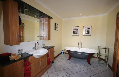 Ardmore luxury self catering cottage - Photo 12