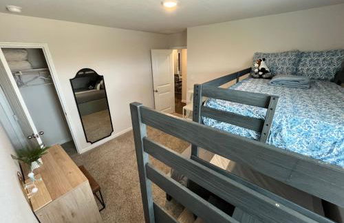 New 4BR Walk to Community Pool & Playground - Foto 30