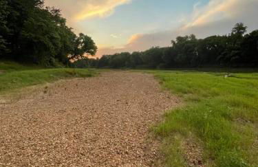 Colorado river access, game room & swimming pool - Photo 3