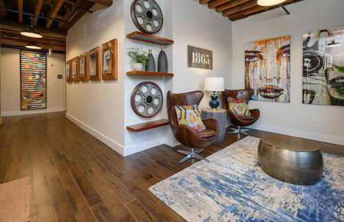 One-Of-A-Kind! Roll Up Garage Door-Pool, Speakeasy - Foto 32