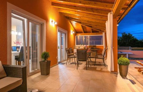 Amazing Home In Pula With Kitchen - Foto 21