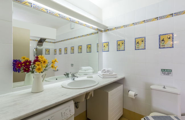 Electra Beachfront Villa - Photo 50