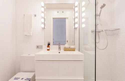 R&C APARTMENTS CLOSE to CENTER - Photo 20