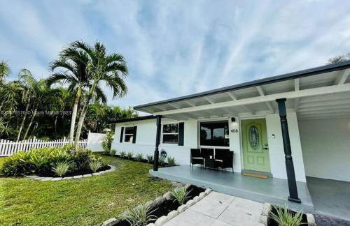 Tropical Oasis House Private Pool Family Yard - Photo 15