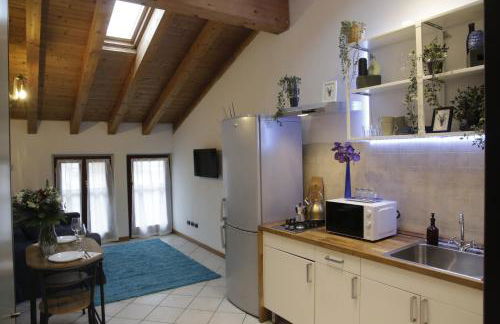 Midnight blues for 3 people near the airport - Foto 50