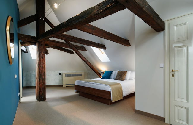 Golden Angel Suites by Adrez Living - Photo 4