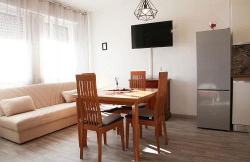 Tia House - Bright Studio with Private Parking! - Foto 1