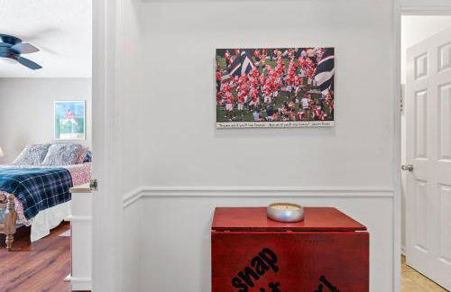 Five Points Dawg Crib On Campus - Photo 20