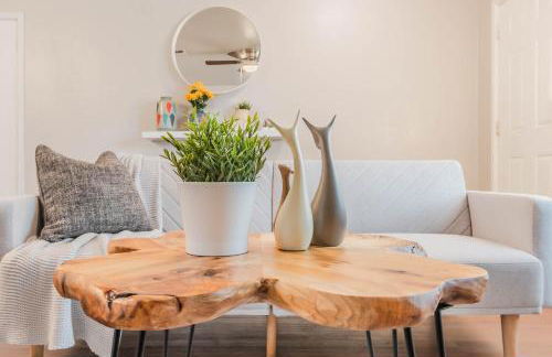 3Bedroom 2Bathroom close to historic downtown fast wifi - Foto 2