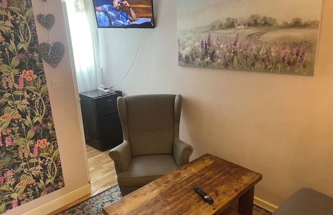 Impeccable 1-bed Apartment in London - Foto 14