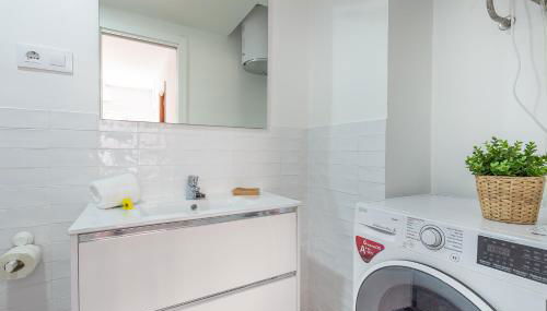 Apartamento luminoso y acogedor en Sevilla. A/C. - Foto 3