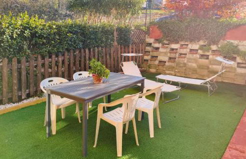 1 Bedroom Pet Friendly Apartment In San Costanzo - Foto 7