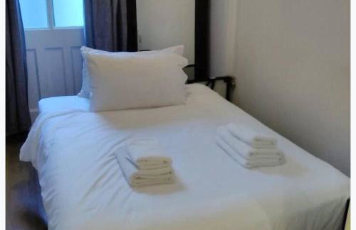 2 Bed - Sleeps 4 - Private Patio - Kensington - Foto 3