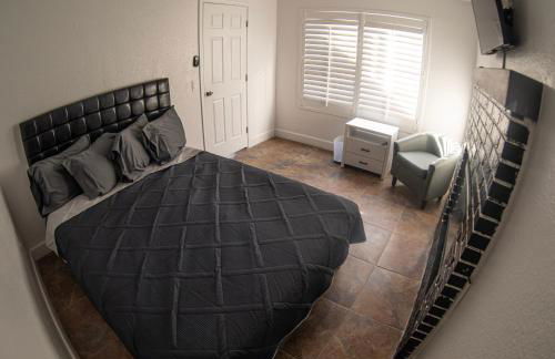 Comfy Expansive Home - Near the Strip - Heated Pool - Foto 19